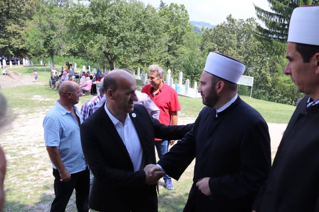 Ramiz Salkić, potpredsjednik bh. entiteta RS, prisustvovao vjerskoj manifestaciji 'ŠEHIDSKA DOVA' U POBUDJU KOD BRATUNCA