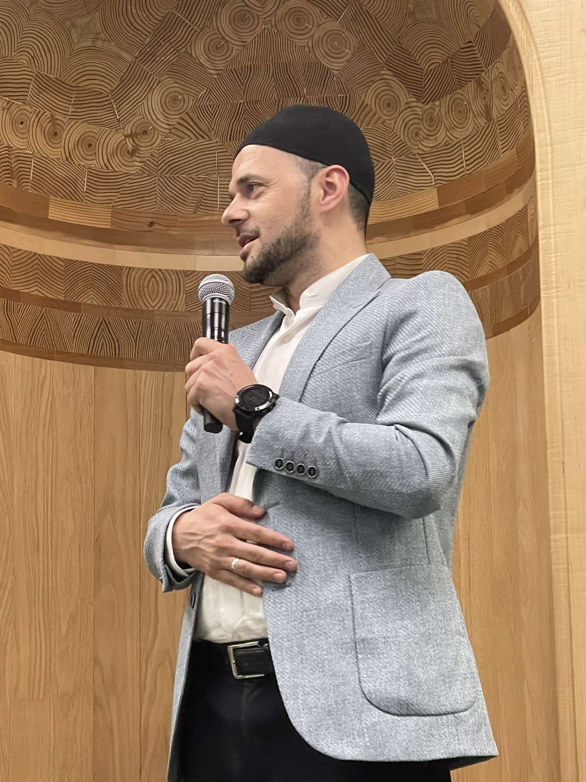 MUSTAFA ISAKOVIĆ ODUŠEVIO I RAZGALIO DUŠE VJERNIKA