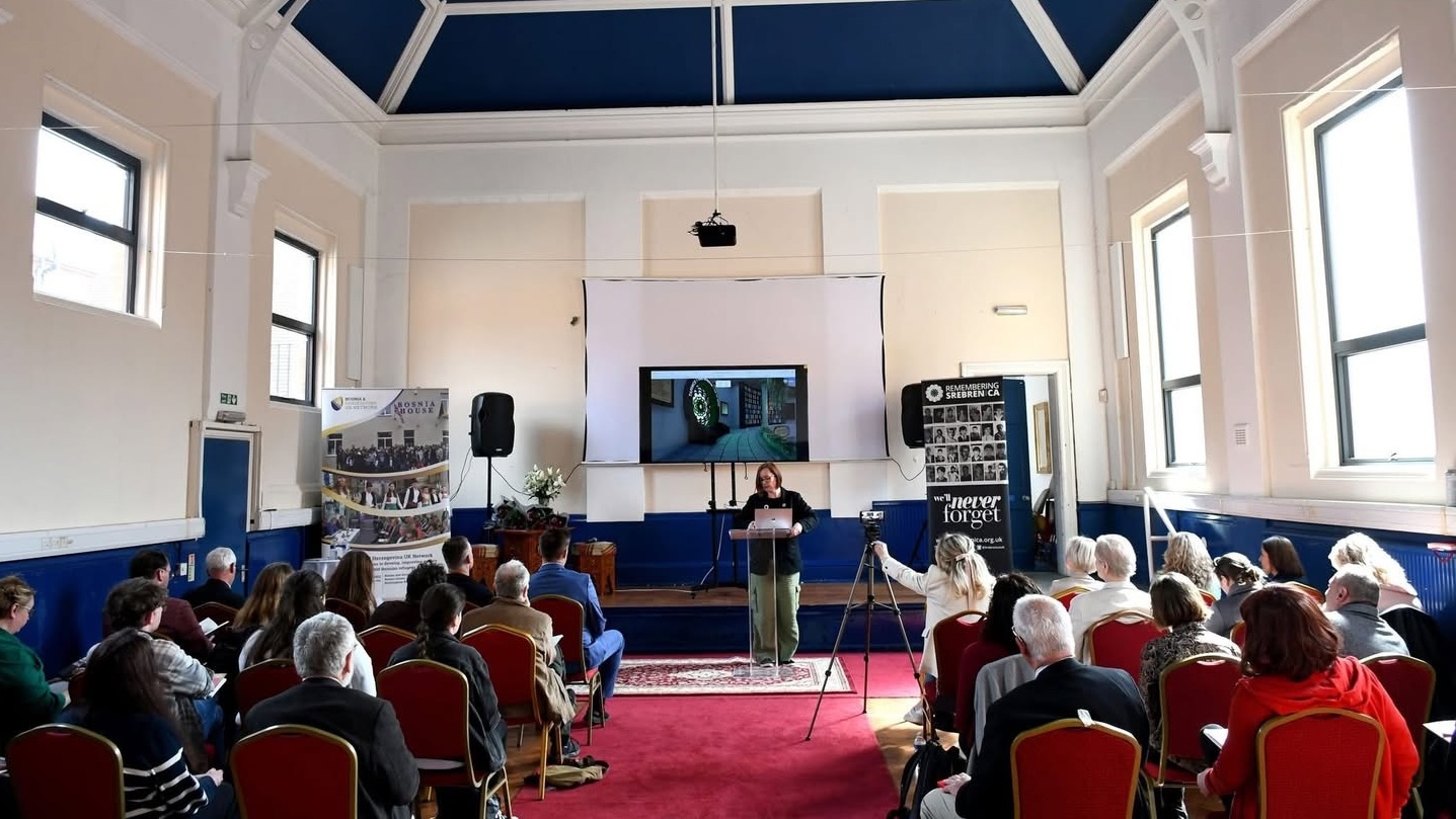 OBILJEŽAVANJE 30 GODINA OD GENOCIDA U SREBRENICI: DAN SNAŽNE REFLEKSIJE I DIJALOGA U BOSANSKOJ KUĆI U BIRMINGHAM