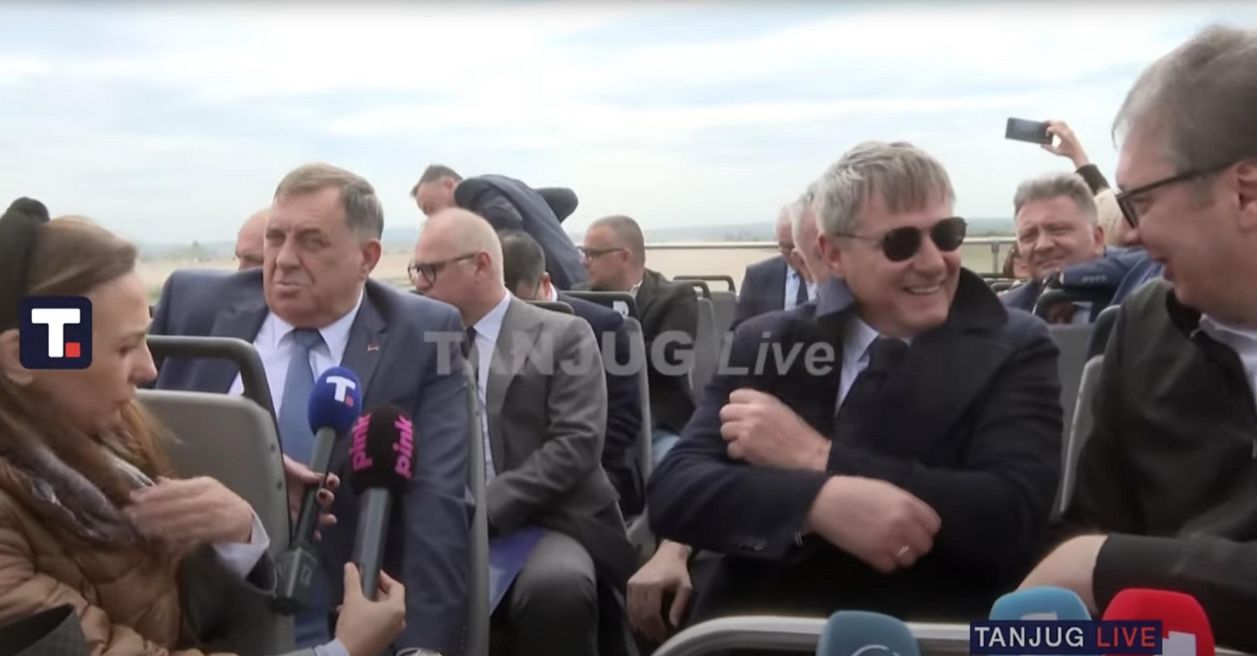 VUČIĆ I DODIK SE ZAGLAVILI U BLATU