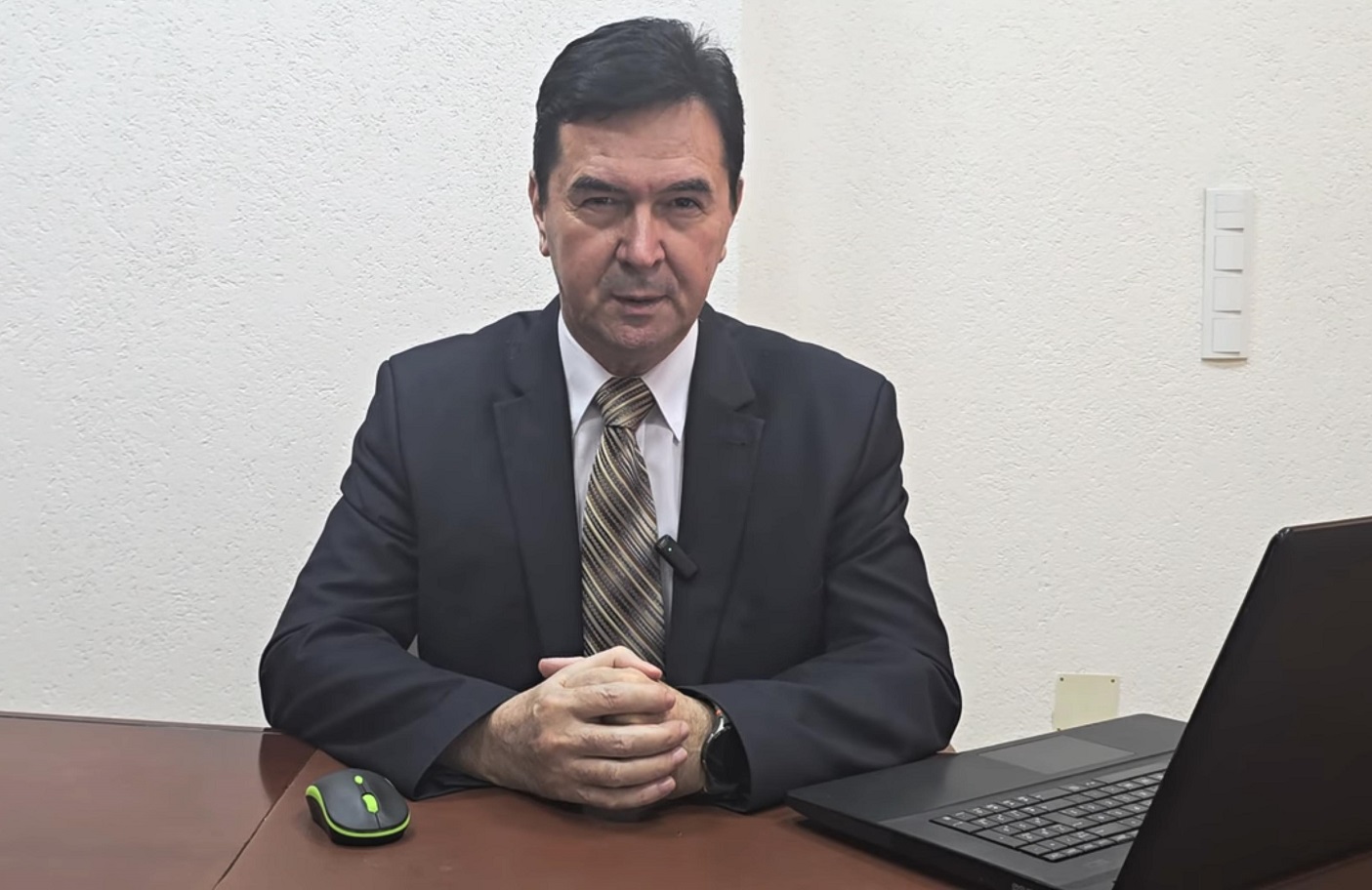 PRAVNIM RATOM PROTIV RATA
